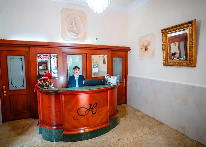 Mirage Отель 3*